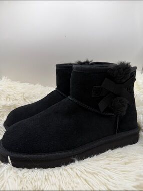Koolaburra by Ugg Black W Victoria Mini